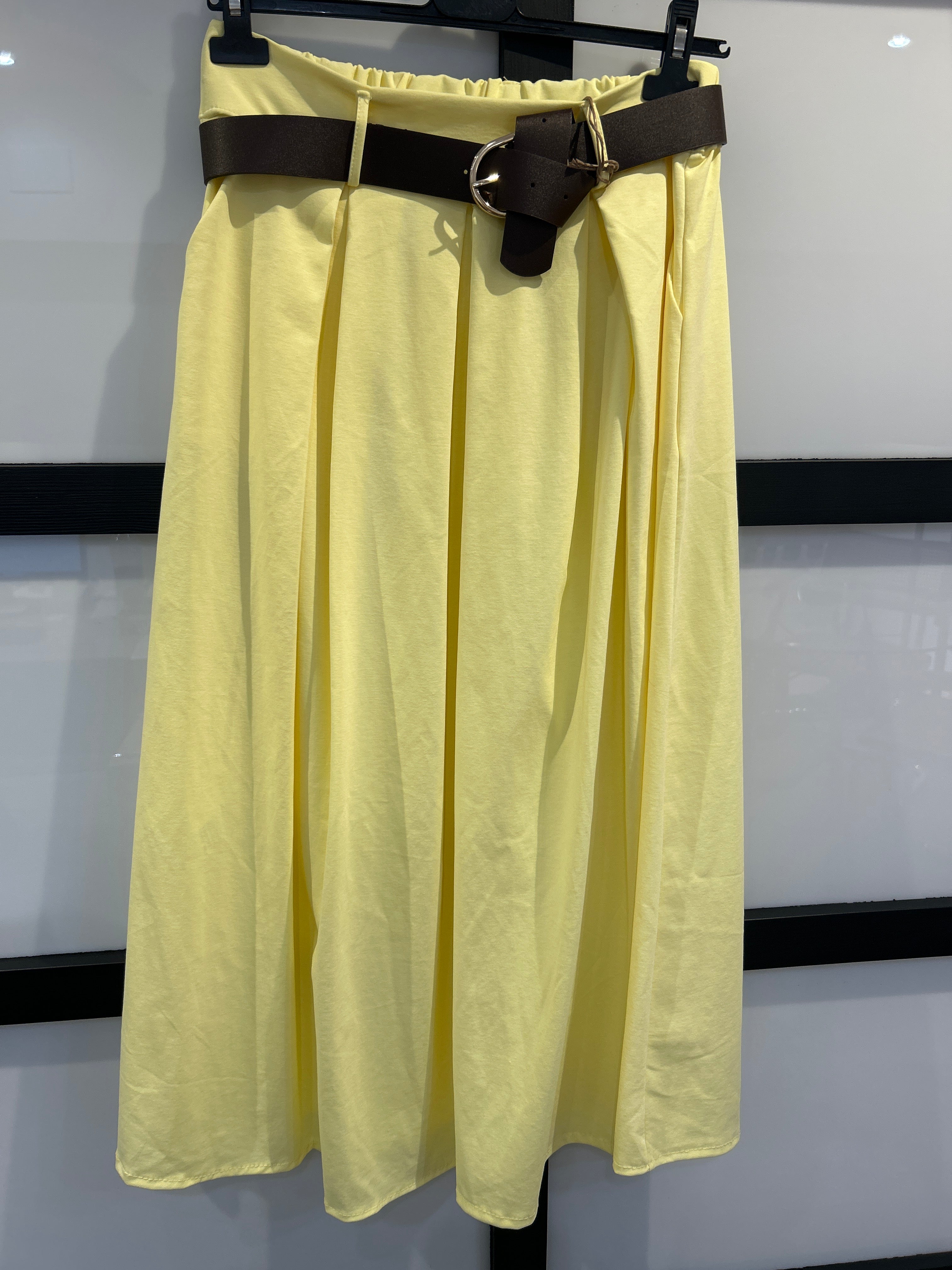 Falda Pinzas (2 colores)