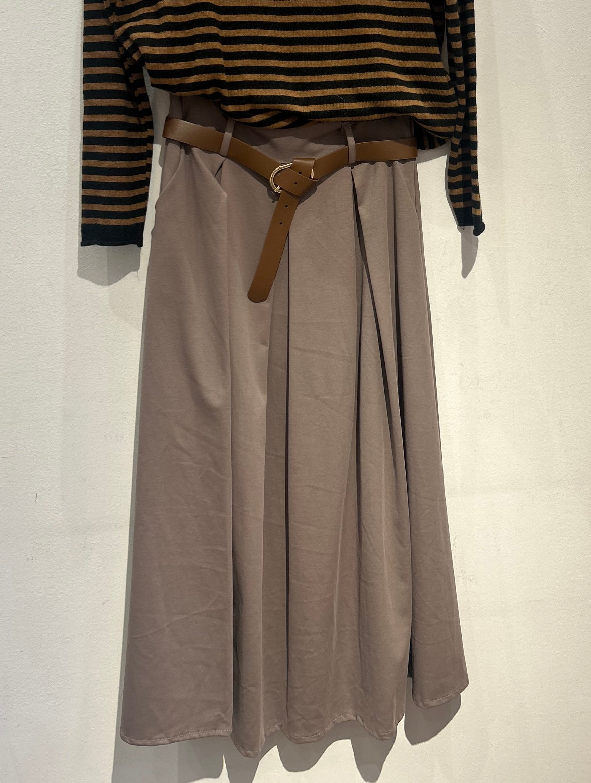 Falda Pinzas (varios colores)