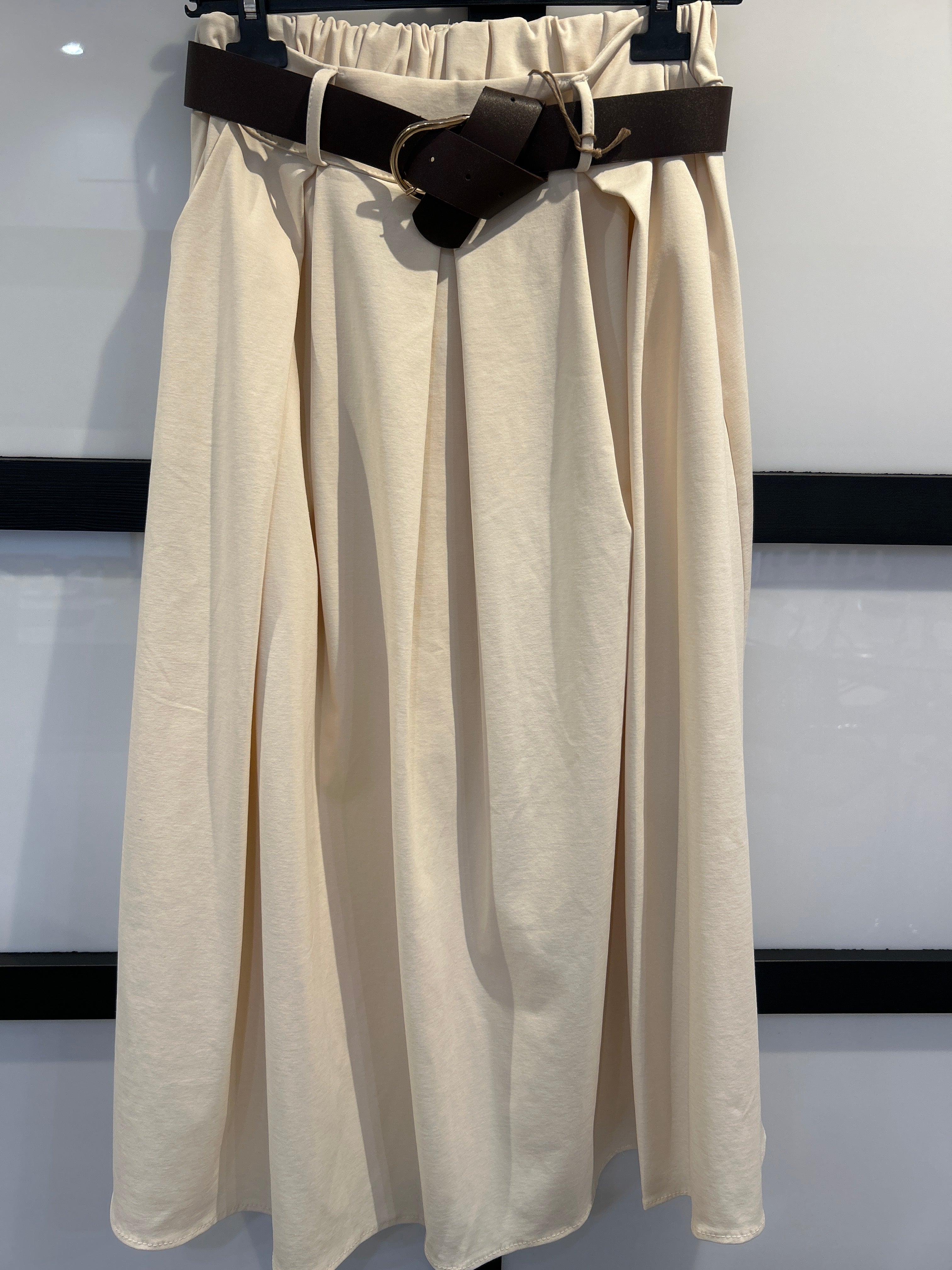 Falda Pinzas (2 colores)