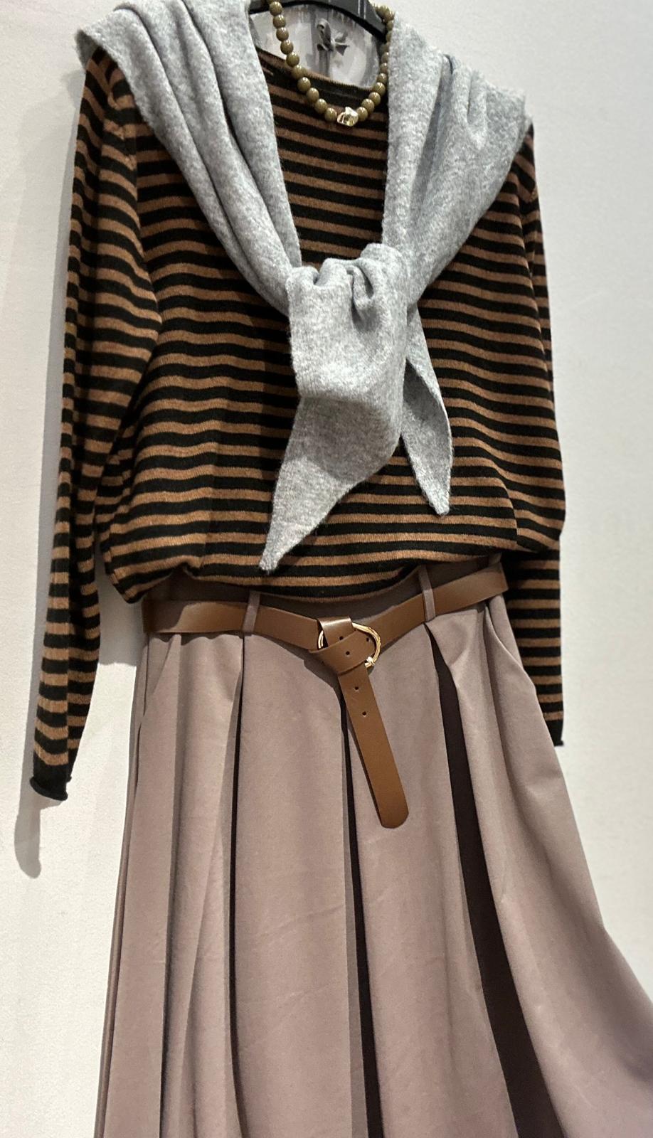 Falda Pinzas (varios colores)